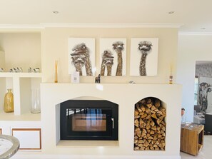 32-inch flat-screen TV with satellite channels, TV - Residence Vive La Vie (Franschhoek)