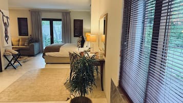 Superior Room, 1 King Bed, Non Smoking, Garden View | 1 bedroom, premium bedding, Tempur-Pedic beds, in-room safe