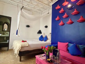 Premium bedding, in-room safe, individually decorated - Riad Houdou (Marrakech)