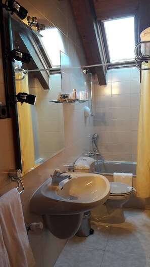 Quarto quádruplo, vários quartos | Cofres nos quartos, berços (sobretaxa)