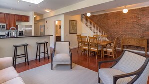 Premium-paritalo, 3 makuuhuonetta, patio | Olohuone