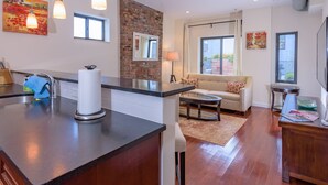 Luksushuoneisto, 3 makuuhuonetta, patio | Oleskelualue