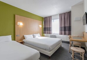 Triple Room, Non Smoking | Desk, laptop workspace, blackout curtains, soundproofing - B&B HOTEL Nîmes Ville Active (Nîmes)