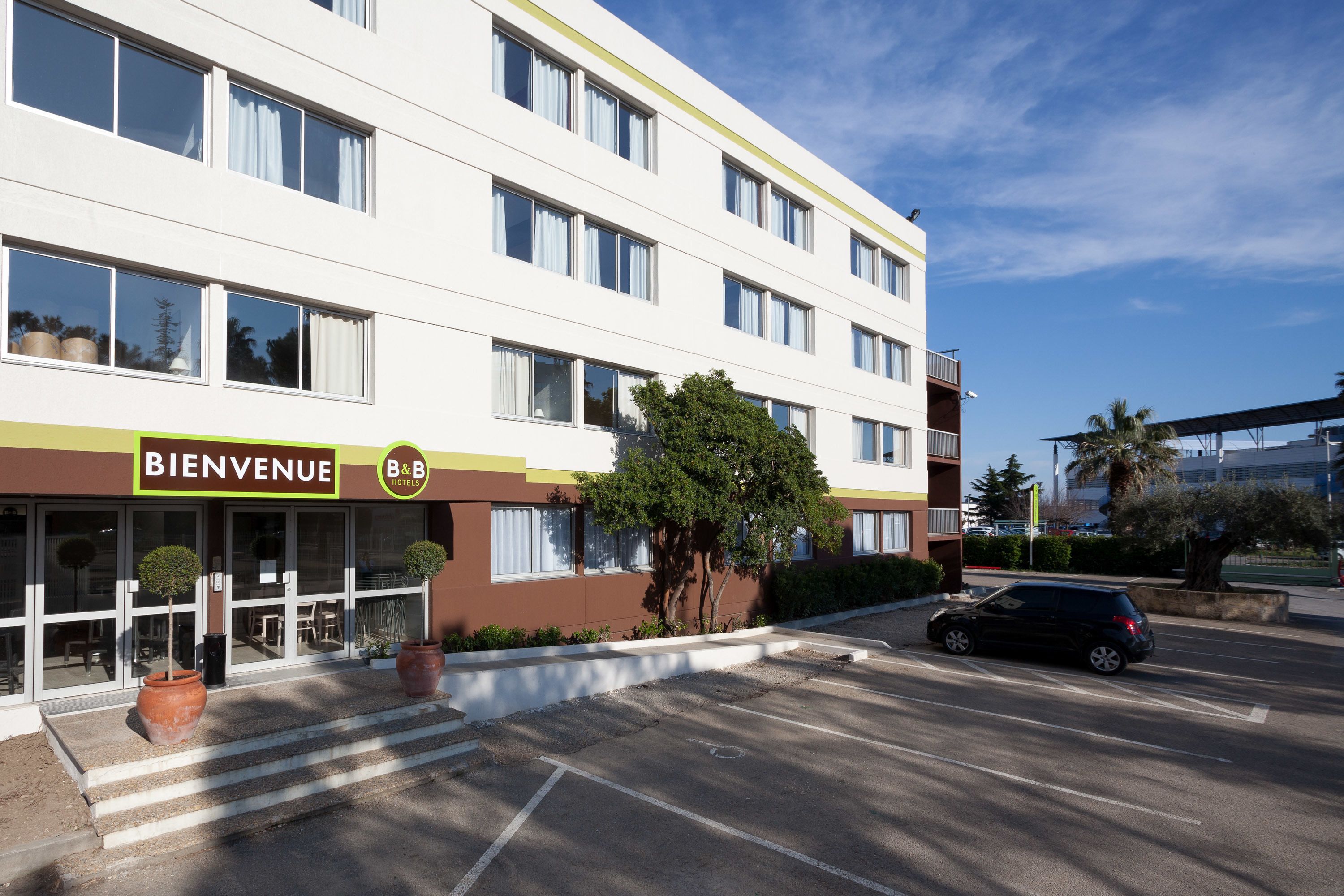 Foto - B&B HOTEL Nîmes Ville Active, parking sécurisé gratuit