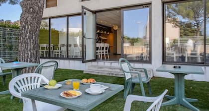 B&B HOTEL NĂźmes Ville Active