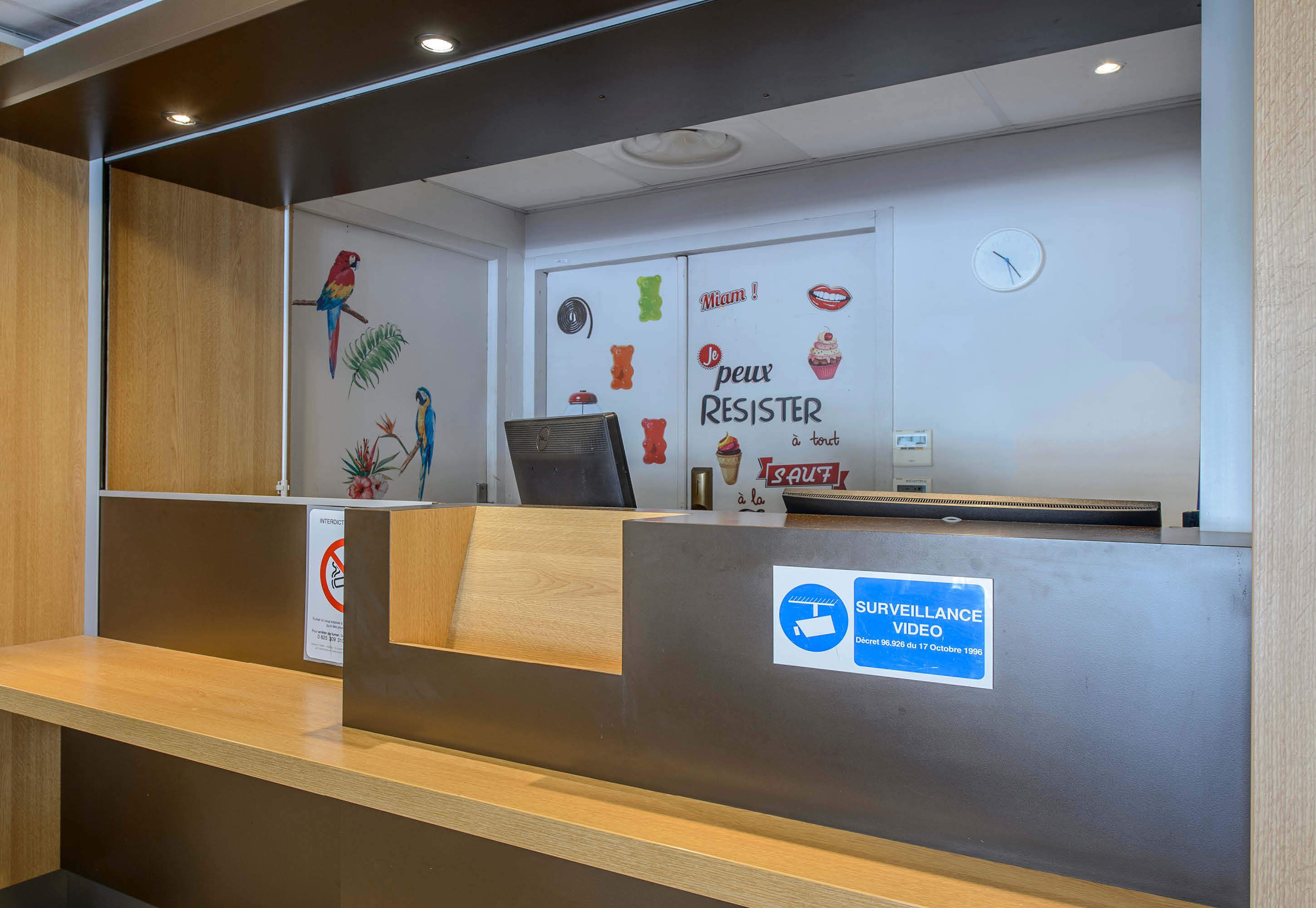 Foto - B&B HOTEL Nîmes Ville Active, parking sécurisé gratuit