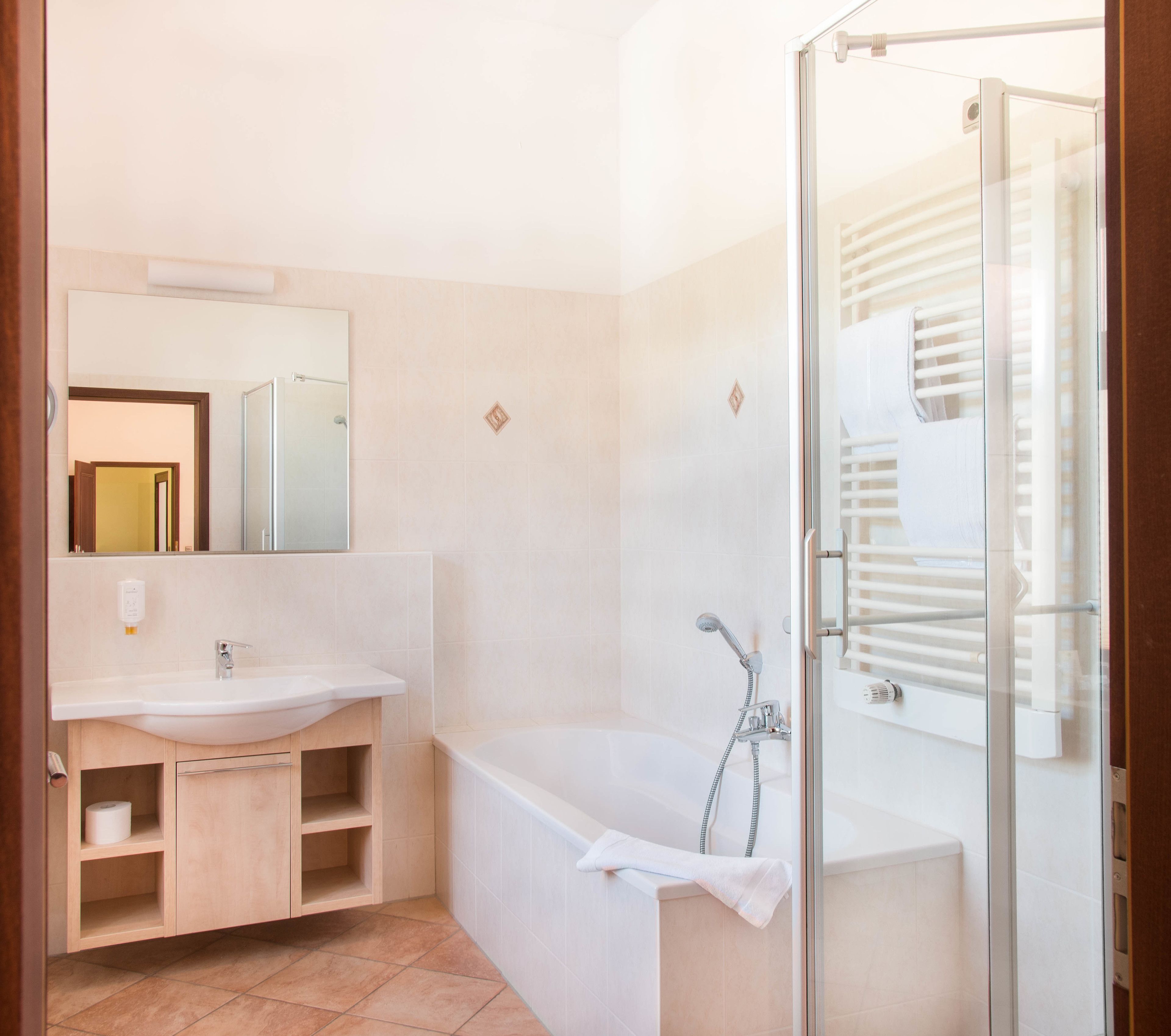 deep-soaking bathtub