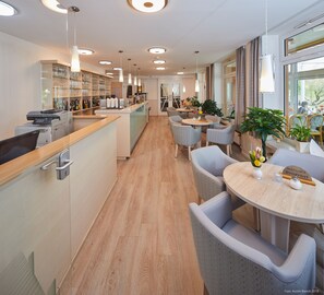 Lobby sitting area - Hotel Seeblick (Muehbrook)