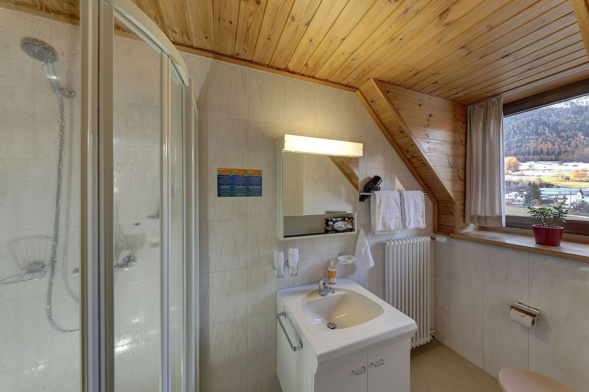 double or twin room | bathroom | free toiletries, hair dryer, towels