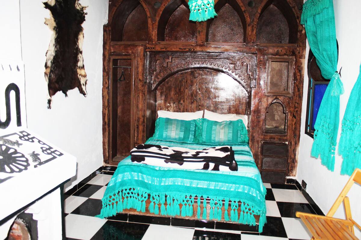 Cortinas blackout, camas plegables/adicionales y wifi gratis 