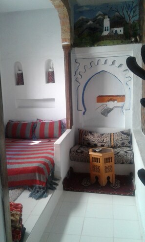 Cortinas blackout, camas plegables/adicionales y wifi gratis 
