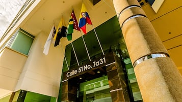 Fachada de la propiedad