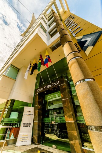 Hotel Titanium Plaza