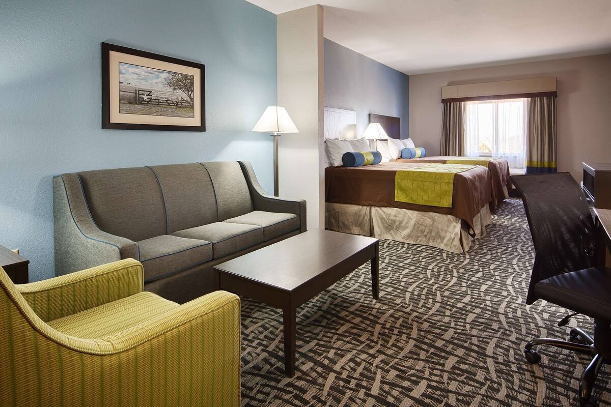 pillow-top beds, desk, iron/ironing board, free cots/infant beds