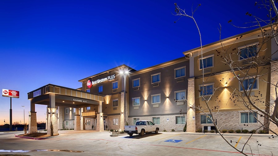 Best Western Plus Lonestar Inn & Suites