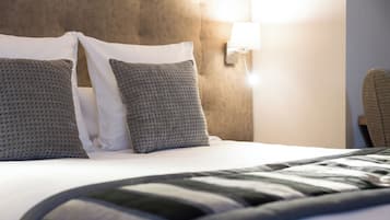 Ylelliset vuodevaatteet, pillowtop-patjalliset sängyt