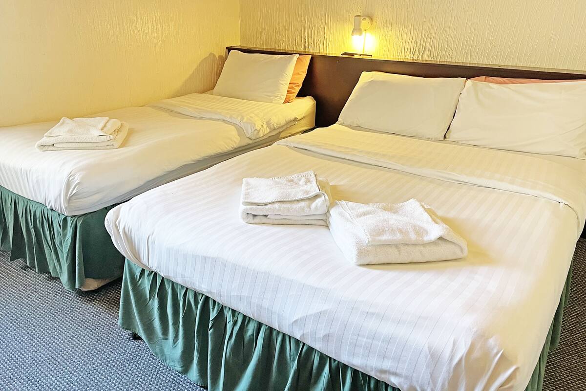 Free cots/infant beds, free WiFi, bed sheets