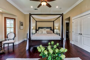 Royal Shasta Room