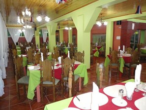 Breakfast, lunch, dinner served; seafood  - Hosteria No Me Olvides (Licantén)