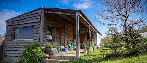 Cabana (upcycled static caravan) | Roupas de cama premium, ferros/tábuas de passar roupa, Wi-Fi de cortesia