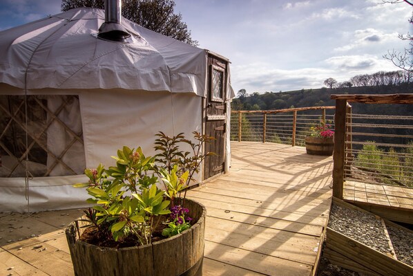 เต็นท์, ห้องน้ำในตัว (Derwent Yurt) | วิวจากห้องพัก