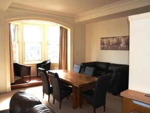 Dining - Royal Mile Mansions Apartments (Edinburgh)