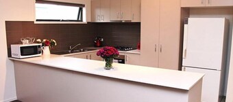 Villa Waratah 19a/b/c