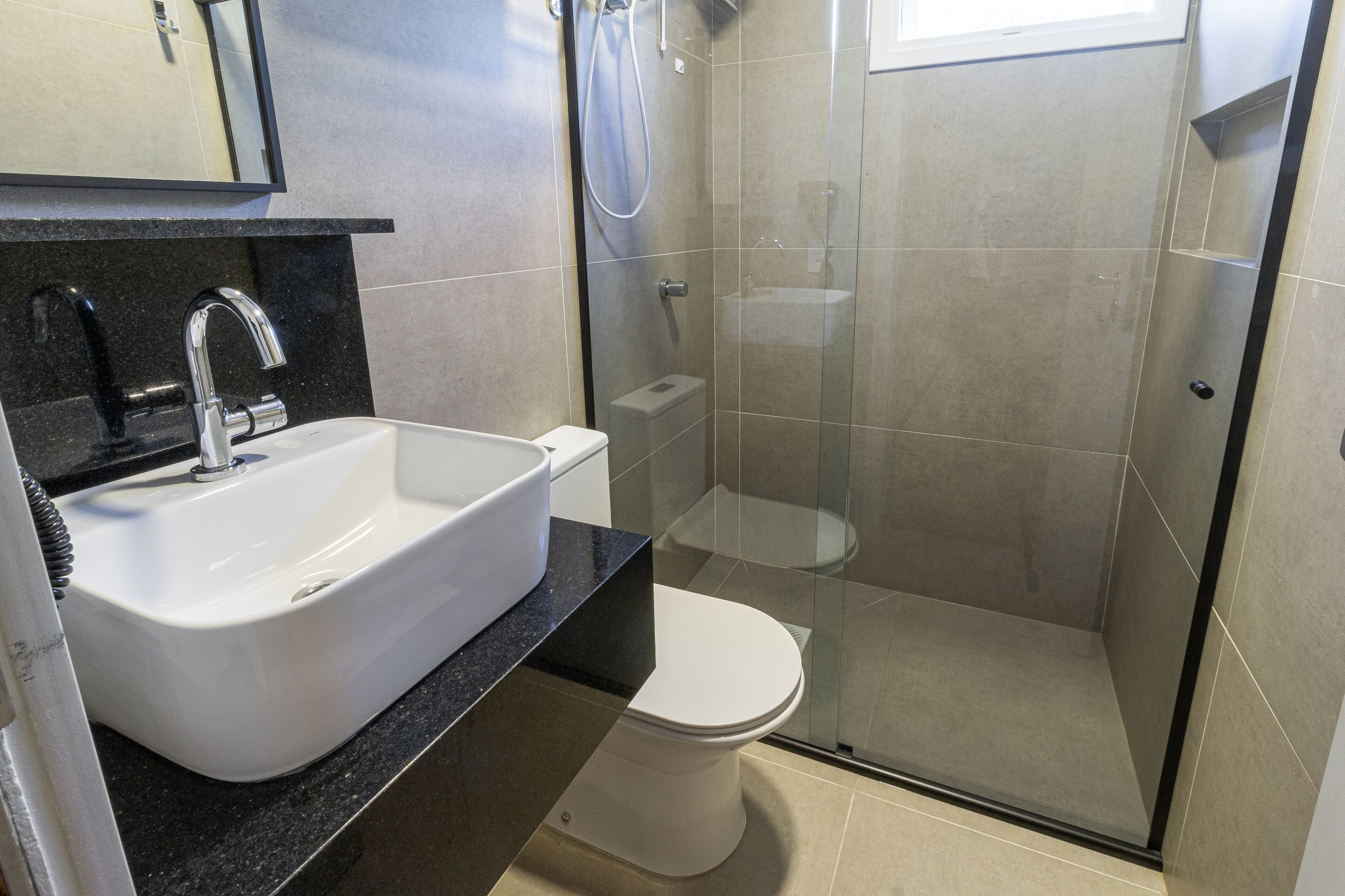 standard triple room | bathroom | shower, free toiletries, hair dryer, bidet
