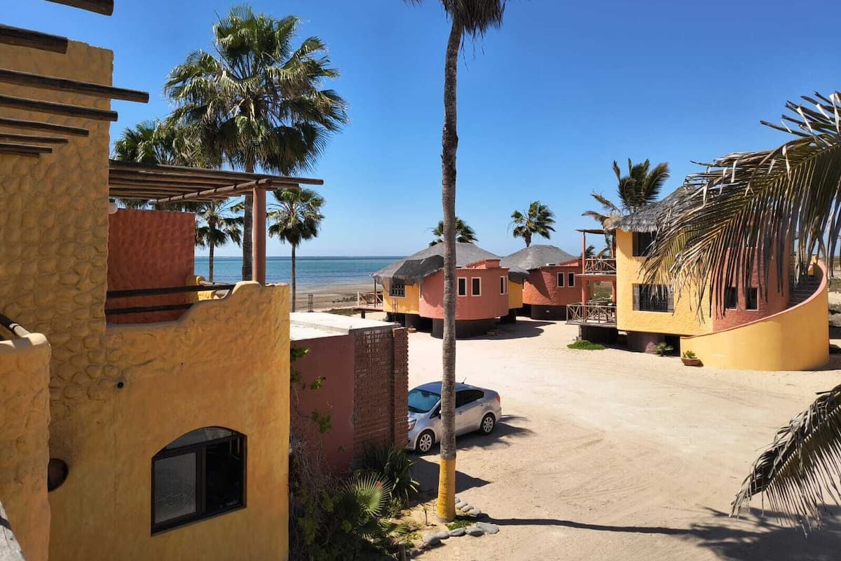 Standard Room, Ocean View | WiFi (free), bed sheets
