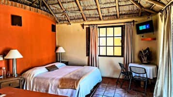 Suite Keluarga, teras, pemandangan laut | Wi-Fi gratis dan seprai linen