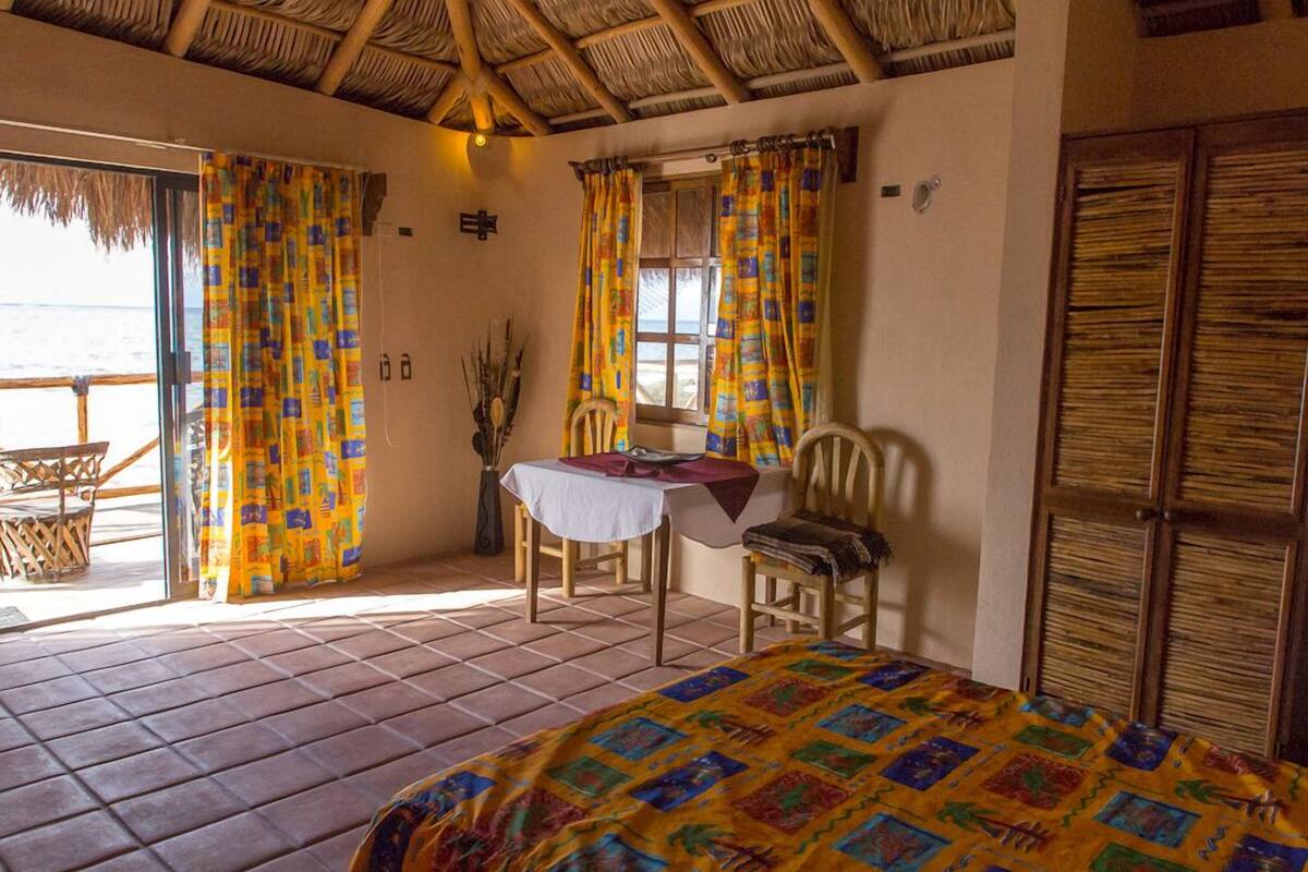 cabin, beachfront | free wifi, bed sheets