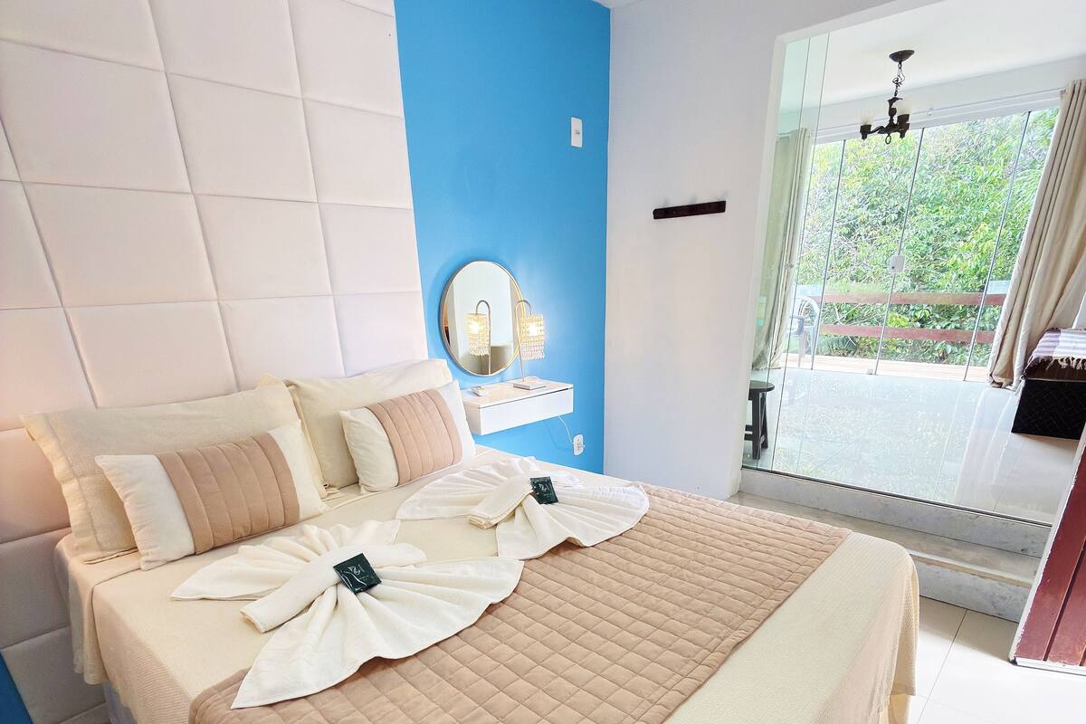 Appartement Premium, salle de bains attenante, en bord de piscine | Literie hypoallergénique, minibar, rideaux occultants