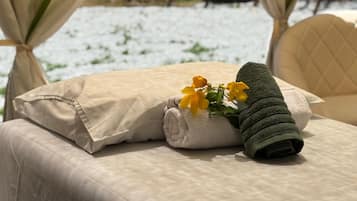 Tratamentos corporais, aromaterapia, massagens com pedras quentes