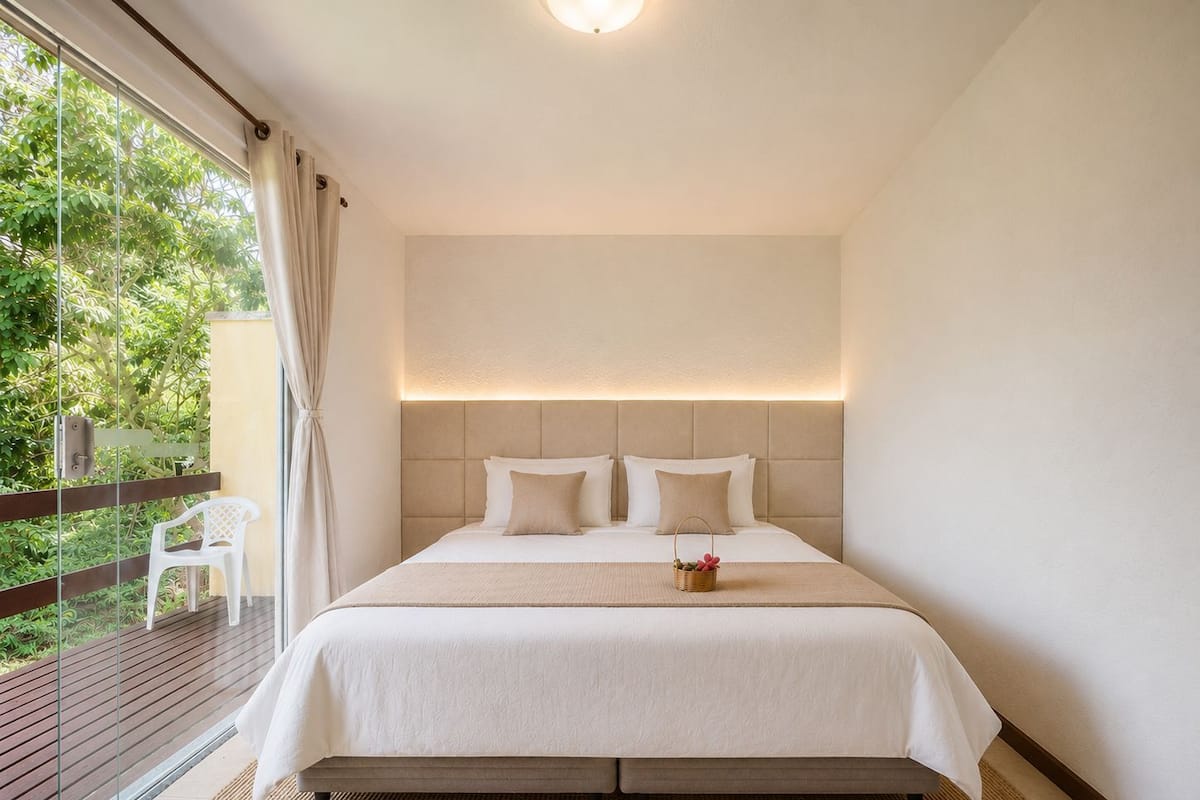 Superior Double Room, Garden View | Hypo-allergenic bedding, minibar, blackout drapes, soundproofing