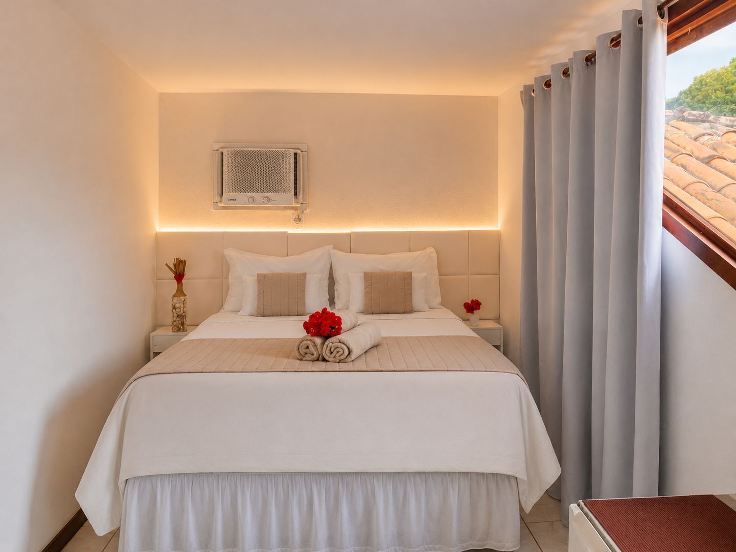Standard Apartment | Hypo-allergenic bedding, minibar, blackout drapes, soundproofing