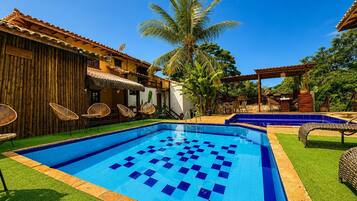 2 outdoor pools, open 9:00 AM to 9:00 PM, pool loungers
