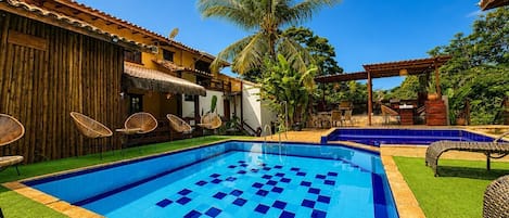 2 outdoor pools, open 9:00 AM to 9:00 PM, pool loungers