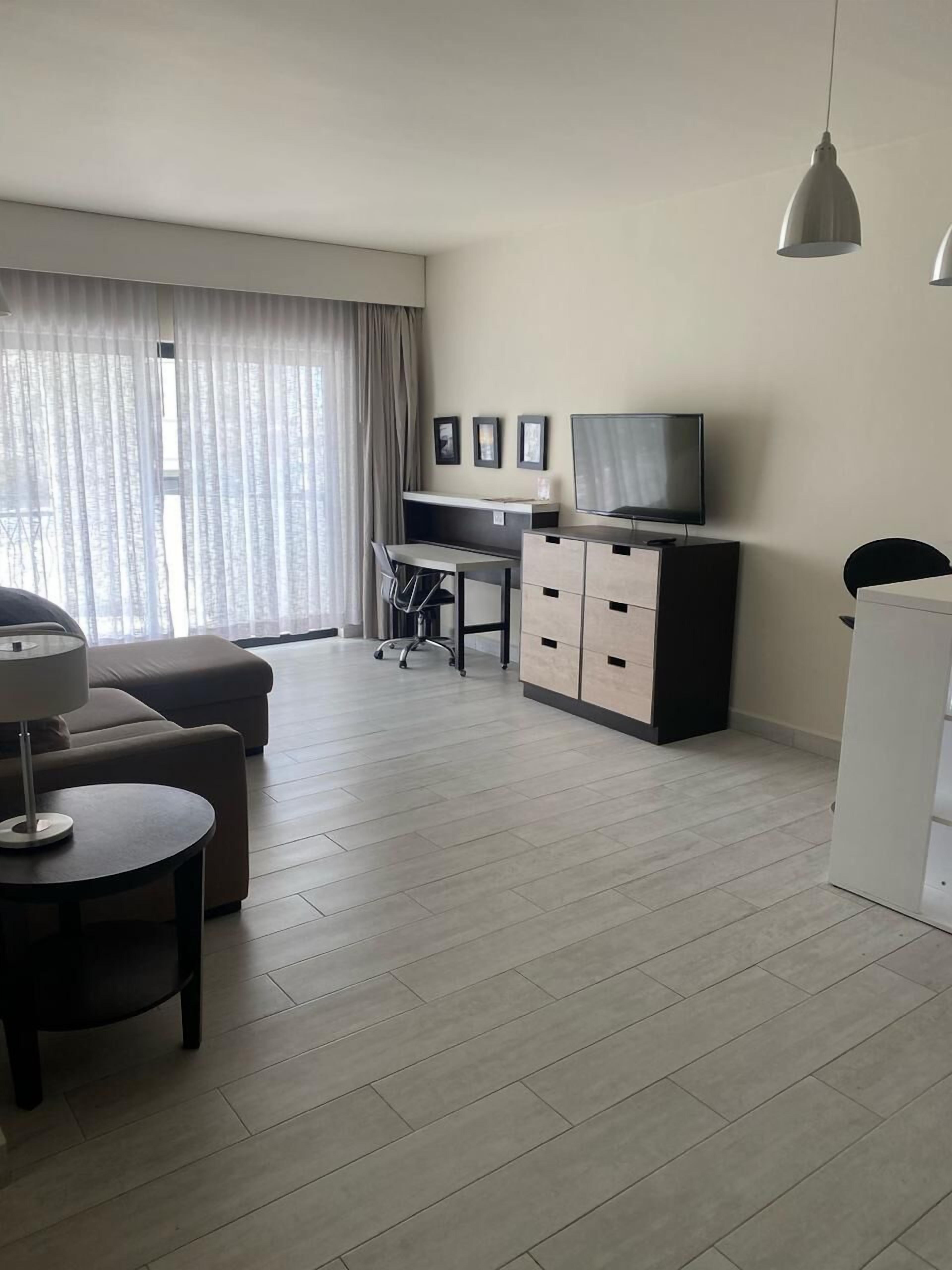 family suite, 1 bedroom, kitchenette | 1 bedroom, in-room safe, desk, laptop workspace