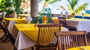 Unclassified image, 5 of 16, button - Bougainvilla Hotel (Union Island)