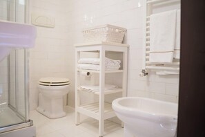 Bathroom - Casone Ugolino (Castagneto Carducci)