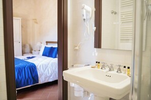 Bathroom - Casone Ugolino (Castagneto Carducci)