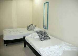 Triple Room | Desk, iron/ironing board, rollaway beds, free WiFi
