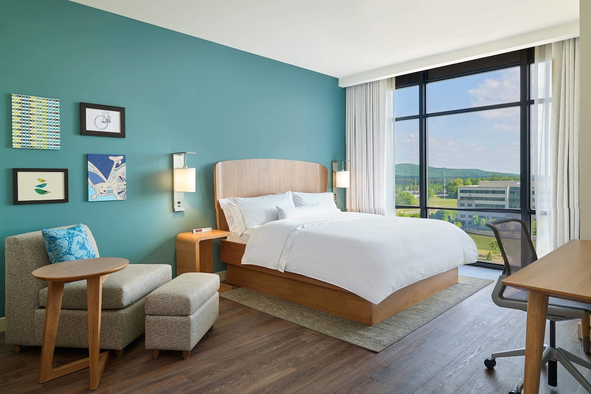 In-room safe, individually decorated, desk, iron/ironing board