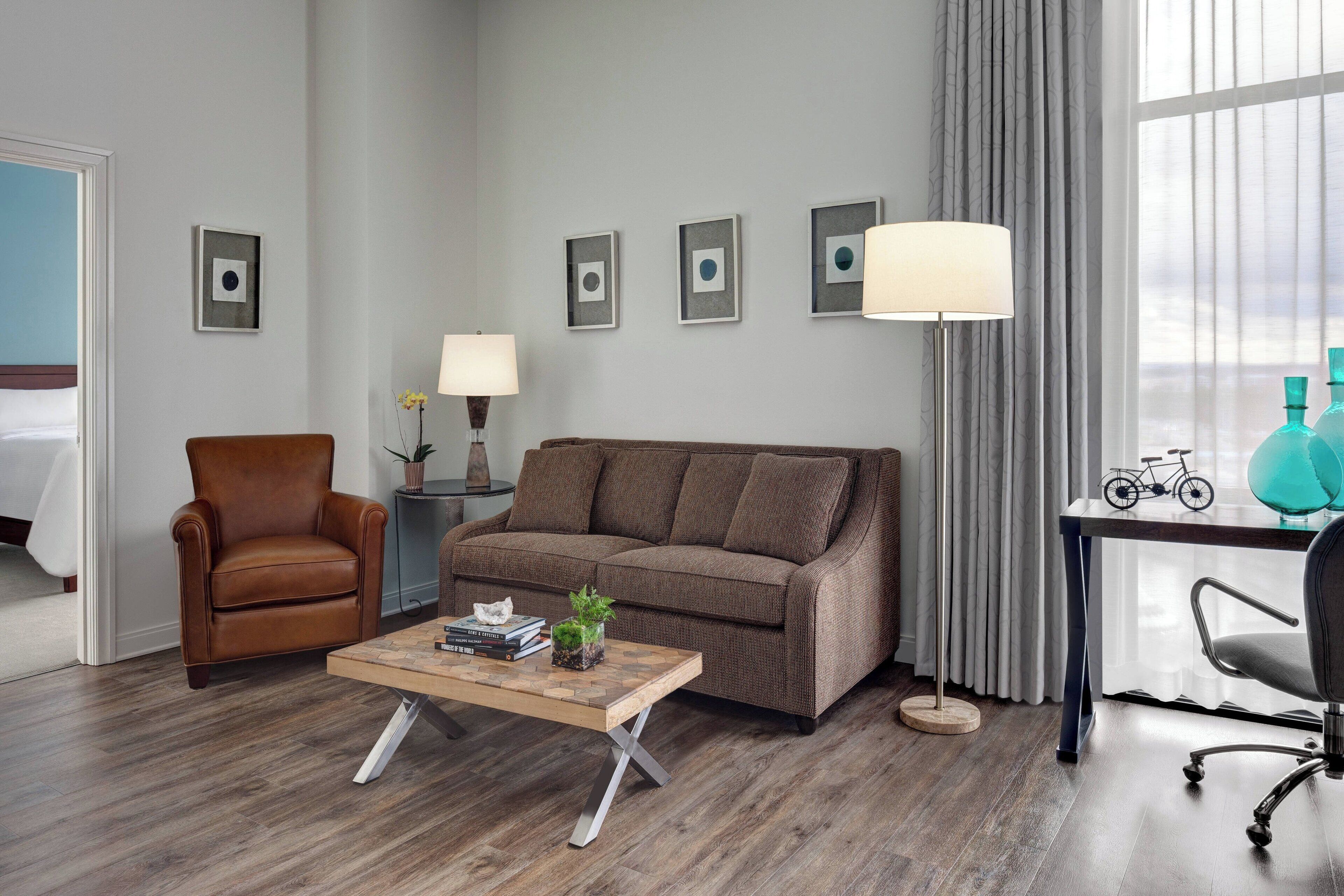 executive suite, 1 bedroom | living room | 32-inch flat-screen tv with cable channels, tv