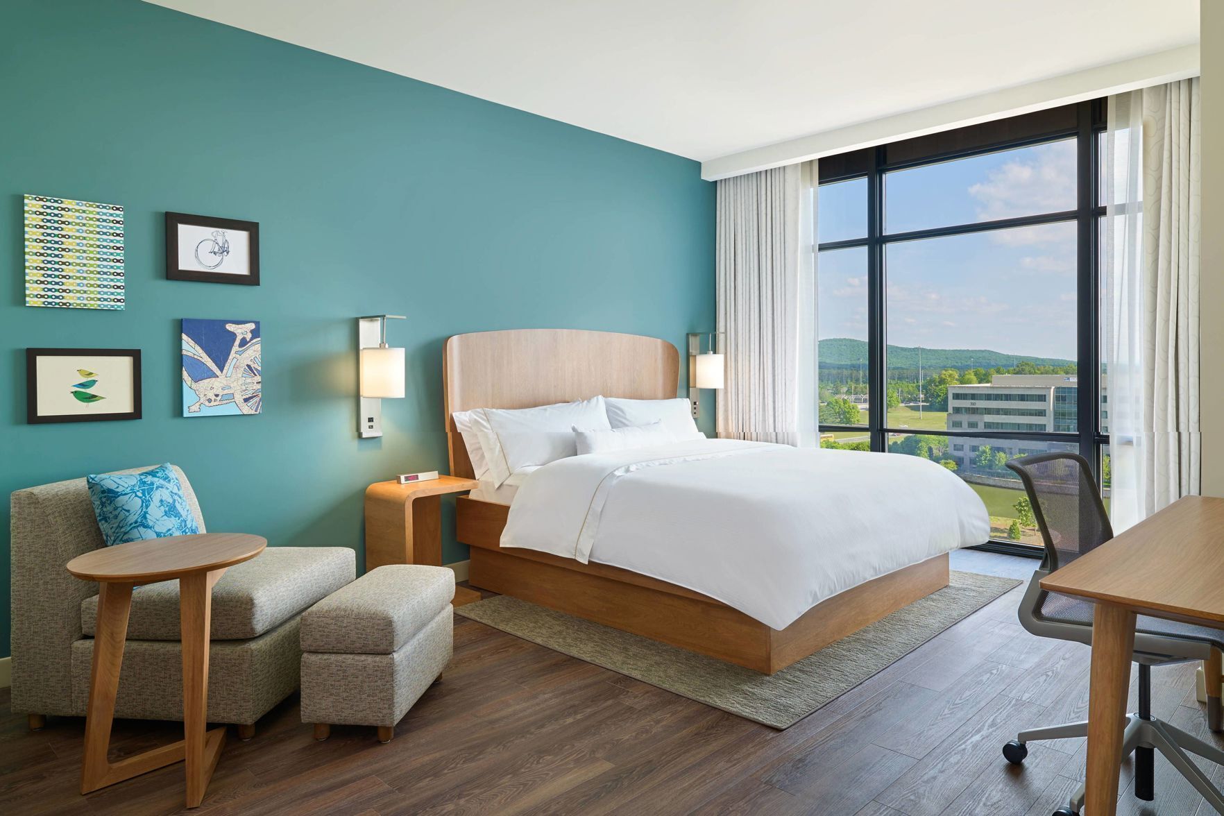 In-room safe, individually decorated, desk, iron/ironing board