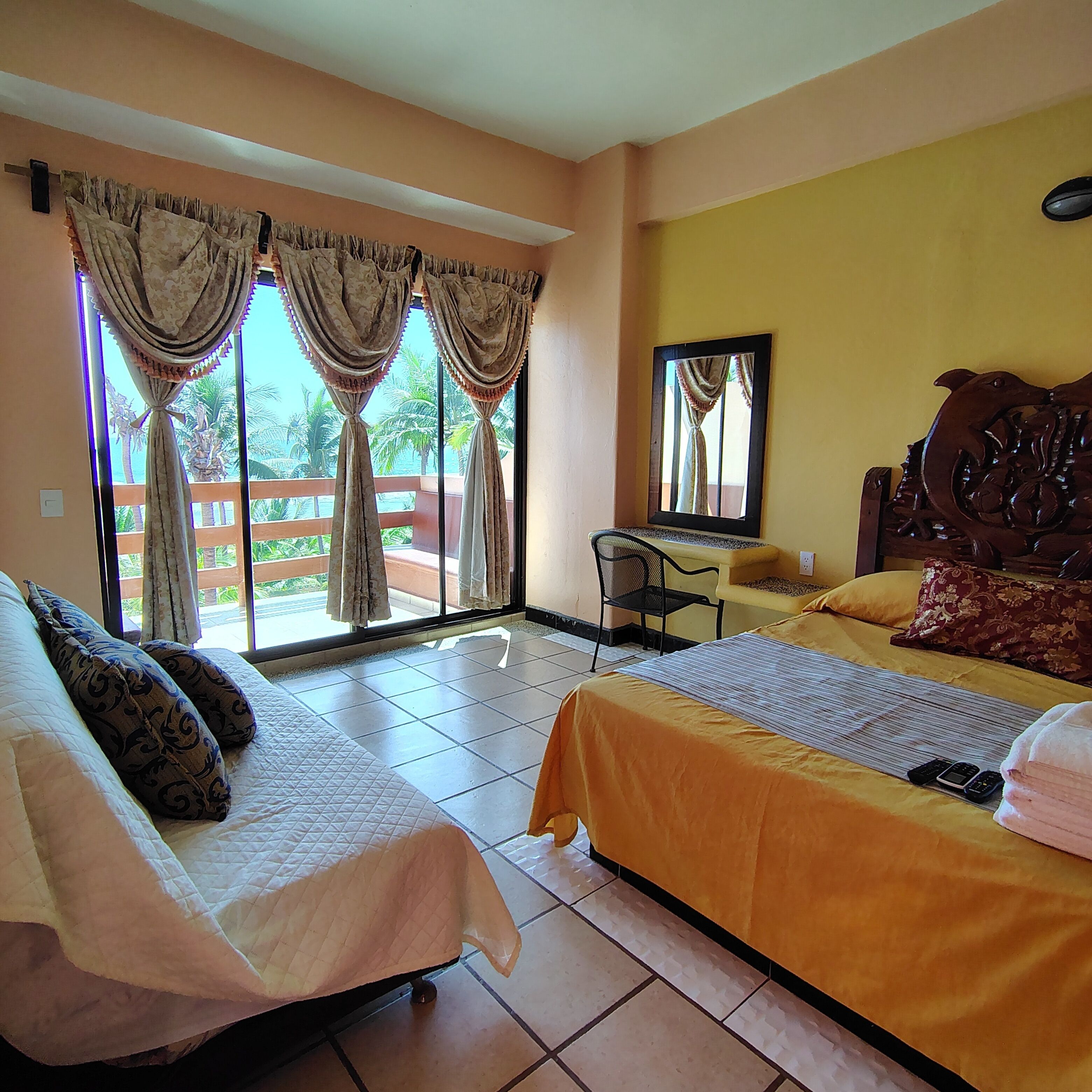 Doppelzimmer, Küche, Meerblick | Bügeleisen/Bügelbrett, Bettwäsche