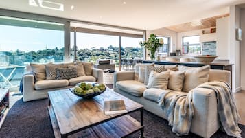 プレミア スイート 1 ベッドルーム シービュー | リビング エリア