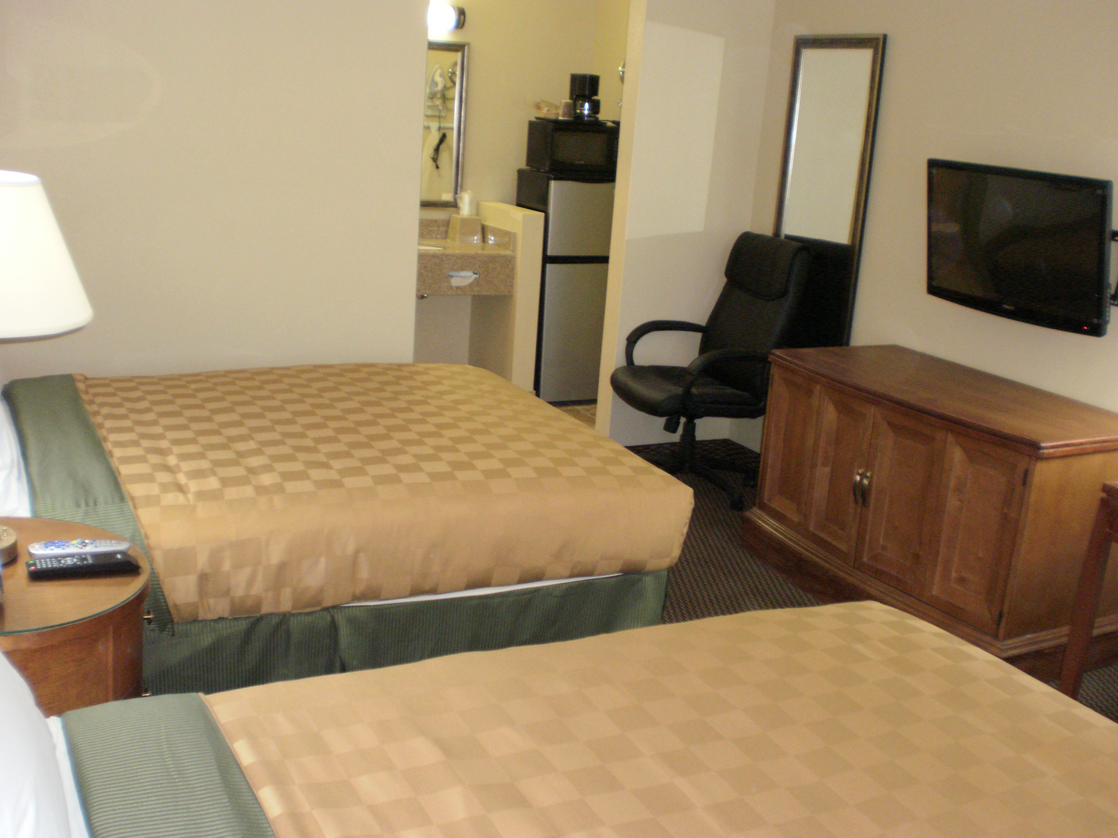 客房内保险箱、办公桌、熨斗/熨衣板、免费 WiFi