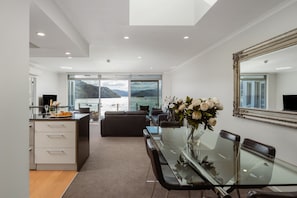 Luxury Apartment, 1 King Bed, Non Smoking, Sea View | Living area - Picton Waterfront Apartments (Picton)
