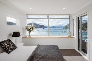 Luxury Apartment, 1 King Bed, Non Smoking, Sea View - Picton Waterfront Apartments (Picton)